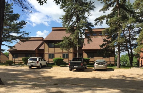 Freedom Condominio | 900 'frente al lago; Amplio 2 dormitorios con altillo