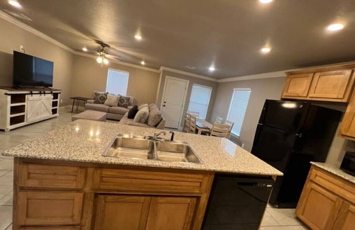 Uniontown Casa | 9020 3 Bed 2.5 Bath Duplex