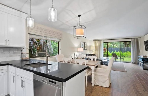 Palm Beach Gardens Cabaña | 904 Club Drive: Quaint & Beautiful PGA National Club Cottage