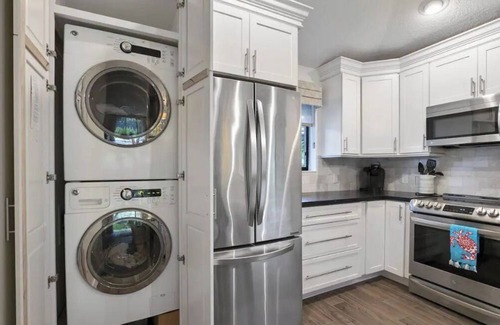 Palm Beach Gardens Cabaña | 904 Club Drive: Quaint & Beautiful PGA National Club Cottage