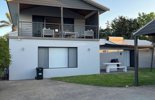 Wonnerup Casa | 90A Layman Road