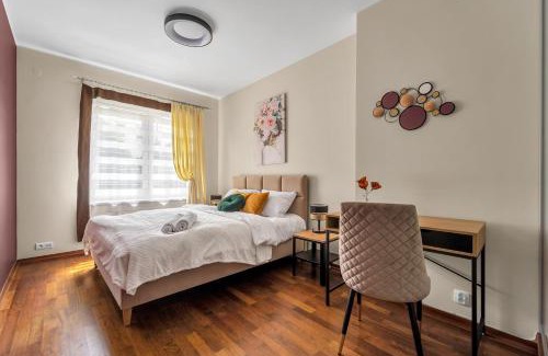 Ochota Apartamento | 90m2 Prestige Suite - Parking & Jacuzzi & AirCon by Rentujemy
