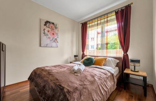 Ochota Apartamento | 90m2 Prestige Suite - Parking & Jacuzzi & AirCon by Rentujemy