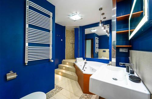 Ochota Apartamento | 90m2 Prestige Suite - Parking & Jacuzzi & AirCon by Rentujemy
