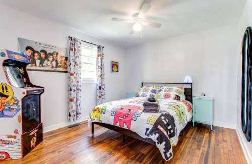 Murfreesboro Casa | 90s Crib -2bed 1bath, Funky Vibe, Central Location