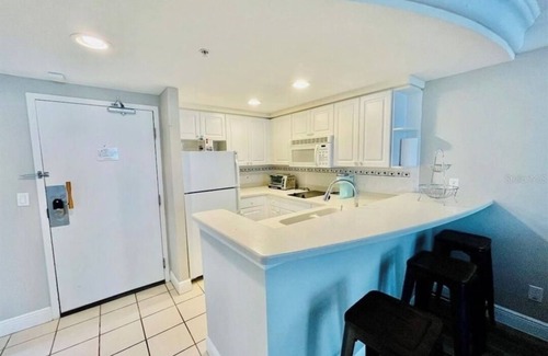 Ortona Park Complejo | #917 Private balcony ocean view 1bdrm full kitchen