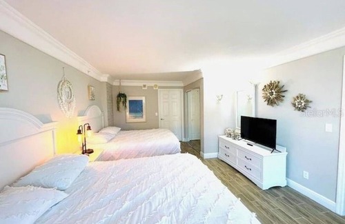 Ortona Park Complejo | #917 Private balcony ocean view 1bdrm full kitchen