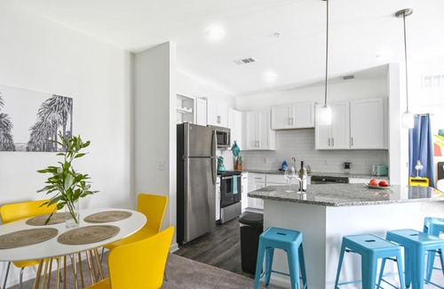 Orange Park Apartamento | 9204- 1 Bed Sleeps 4 -Gym-Pet-EV2-Pool