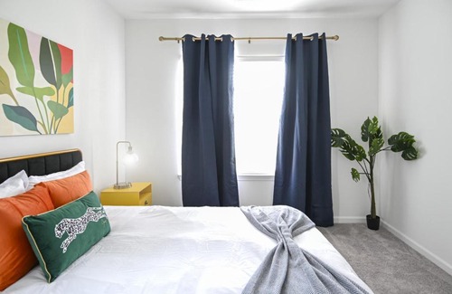 Orange Park Apartamento | 9204- 1 Bed Sleeps 4 -Gym-Pet-EV2-Pool