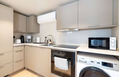 Kristiansand Casa | 92m to Kvadraturen l Renovated 2025 l 24l7 checkin