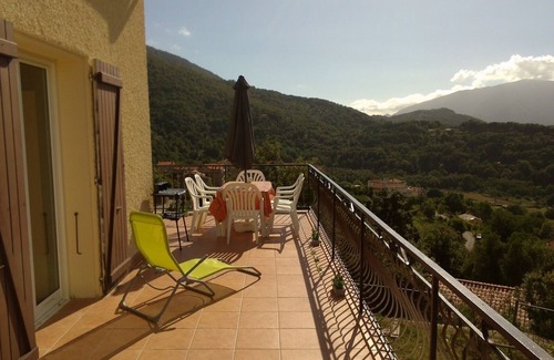 Ucciani Apartamento | Confort de 95m2 y hermosa vista para 6 pers ropa incluida.