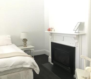 Orange Apartamento | 99 Hill Street Apartments