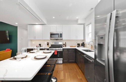 East Somerville Casa | 9BR6Bth Entire House Parking MIT/Harvard/TD Garden