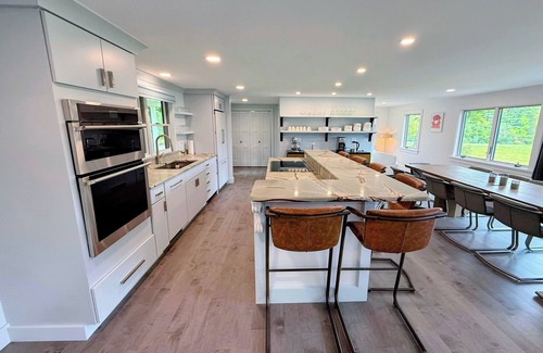 Bethlehem Casa | 9FR Renovated home with beautiful views, large yard, dogs welcome!