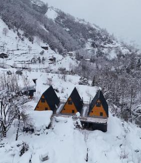 Cayeli Chalet De Esquí | AĞARAN WOODEN HOUSEs