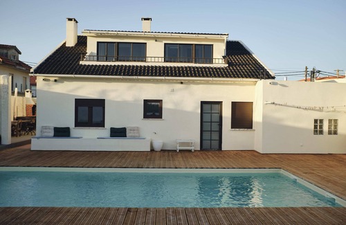Praia de Santa Cruz Villa | Palmeiras Beach House / 200 metros da praia / 4 Quartos / 10 Hospedes