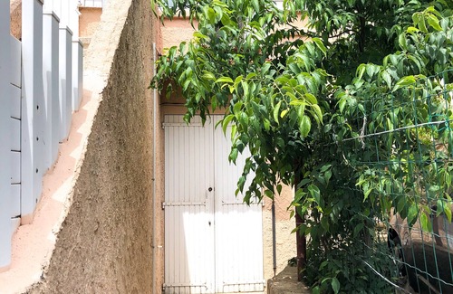 Ensues-la-Redonne Apartamento | A 10 Minutes de la mer ! Appartement au Calme. Animaux Acceptés