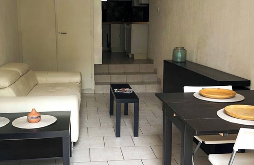 Ensues-la-Redonne Apartamento | A 10 Minutes de la mer ! Appartement au Calme. Animaux Acceptés
