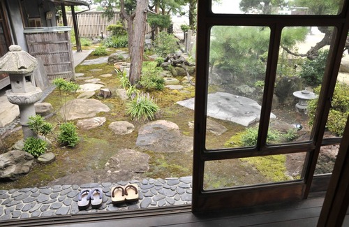 Kanakura Cho Casa | A 100yearold old private house Would you like t - Jin Cang Court / Marugame Kagawa