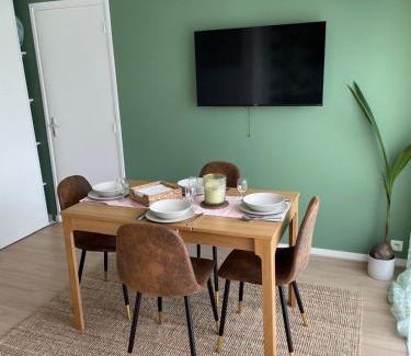Rueil-Malmaison Apartamento | A 10min de Paris La Défense et Roland garros appartement lumineux avec parking et climatisation
