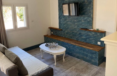 Aiguelongue Casa | A 15km des Plages, Maison 4 Chambres, Divisée en 2 Appartements Neufs