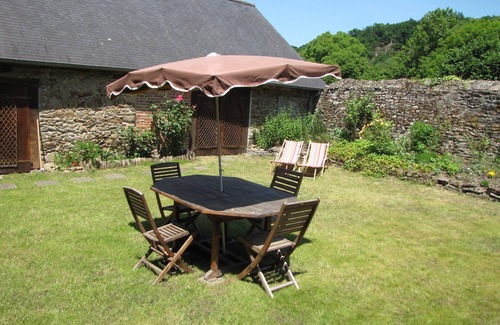 Lanvallay Casa | Casa del siglo 18, soleado, tranquilo, jardín totalmente amurallado en DINAN