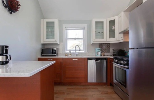 White Plains Casa | Un nuevo 1BR cerca de la estación de tren de White Plains
