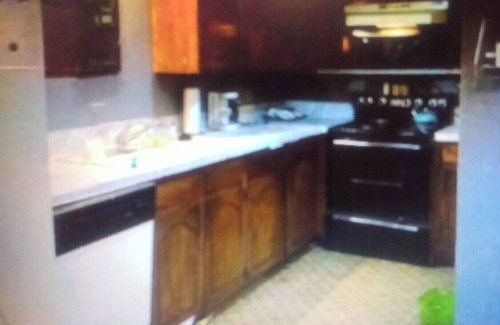 Wichita Falls Apartamento | -------------------A 2 Bedroom 1 bath apartment with fireplace 101-A+Food Pantry