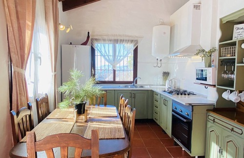 Almogia Cabaña | Eco Finca Anastasia en Montes de Málaga. Piscina privada, vistas, paz y animales