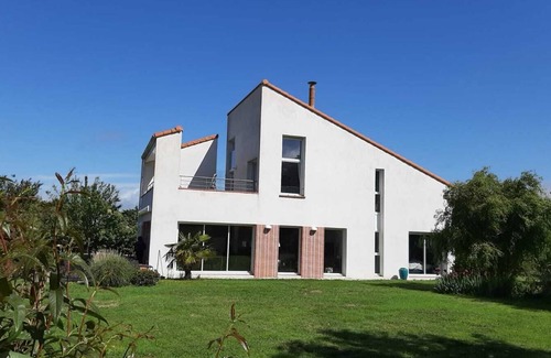 Les Moutiers-en-Retz Casa | A 200m de la Plage, Jolie Maison D'architecte Avec 4 Chambres sur Jardin Arboré