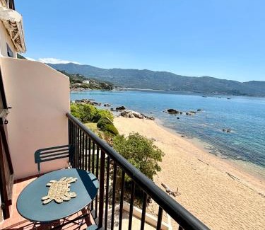 Tiuccia Apartamento | A 20min d AJACCIO, Grand studio 3 personnes - pieds dans l'eau - accès direct plage - vue mer exceptionnelle