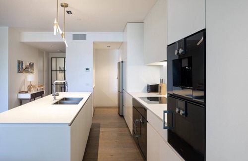 South Yarra Apartamento | A 3 bedroom, 3.5 bathroom entire apartment perched on the city's doorstep