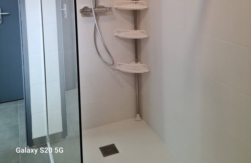 Bleneau Apartamento | A 300m du Centre Ville! Appartement en RDC de 70m² Entièrement Rénové