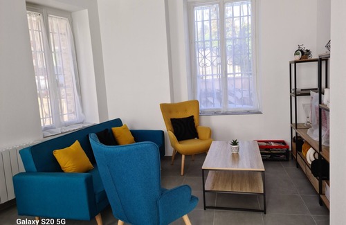 Bleneau Apartamento | A 300m du Centre Ville! Appartement en RDC de 70m² Entièrement Rénové