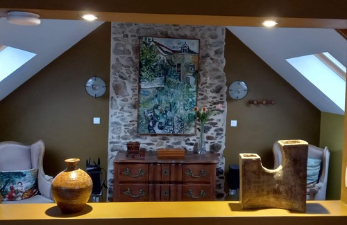 Gouville-sur-Mer Otro | A wonderfully reimagined cottage with pool, hot tub and garden close to the sea.