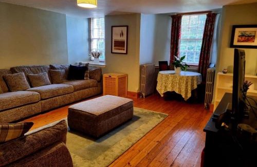 Carmarthen Apartamento | A Basement Apartment
