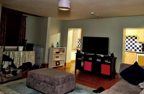 Carmarthen Apartamento | A Basement Apartment