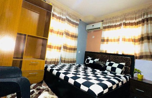 Ibadan Apartamento | A' BASICS APARTMENTS & SUITES LUXURY