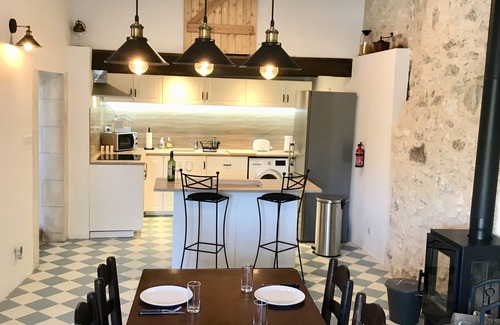 Saint-Antoine-de-Breuilh Casa | A Beautiful Gem on the Banks of the River Dordogne
