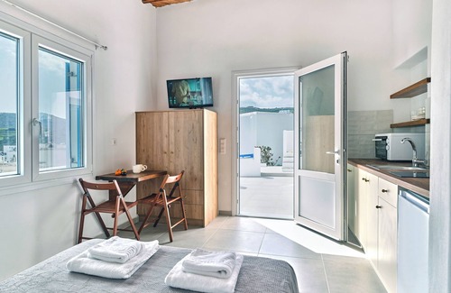 Lefkes Apartamento | A beautiful and cosy studio with equipped kitchen in the heart of Lefkes Village