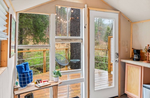 Stanton Cabina | Half Moon Cabin at Cave Creek, tiny RRG glamping in a big way