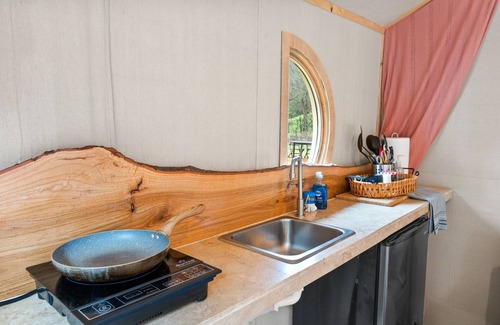 Stanton Cabina | Half Moon Cabin at Cave Creek, tiny RRG glamping in a big way