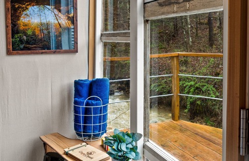 Stanton Cabina | Half Moon Cabin at Cave Creek, tiny RRG glamping in a big way