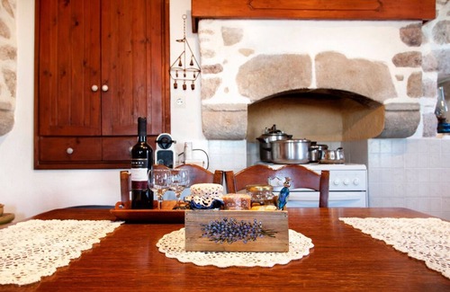 Nikia Casa | A beautiful fully eqquiped traditional house