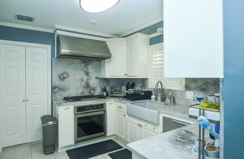 Meadows Place Casa | A beautiful home in a quiet neighborhood with recent updated features.
