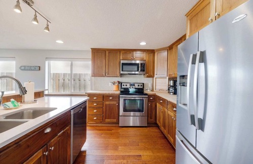 Rockaway Beach Casa | A BEAUTIFUL OCEAN FRONT 3 BEDROOM HOUSE
