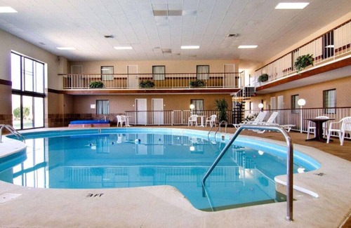Emporia Casa | A Beautiful & Relaxing Getaway! With Parking