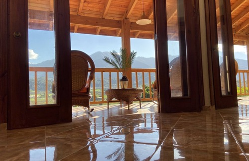 Constanza Casa | Un hermoso refugio en la cadena montañosa más alta del Caribe.
