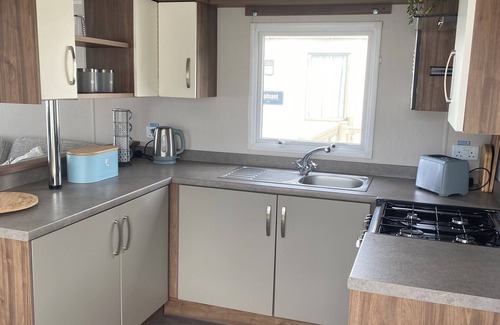 Rhyd-y-foel Cabina | A beautiful romantic weekend away with a hottub under the stars 🌟