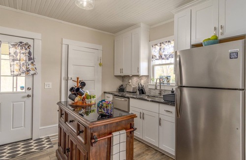 New Bern Casa | A Beautifully Balanced Bungalow!